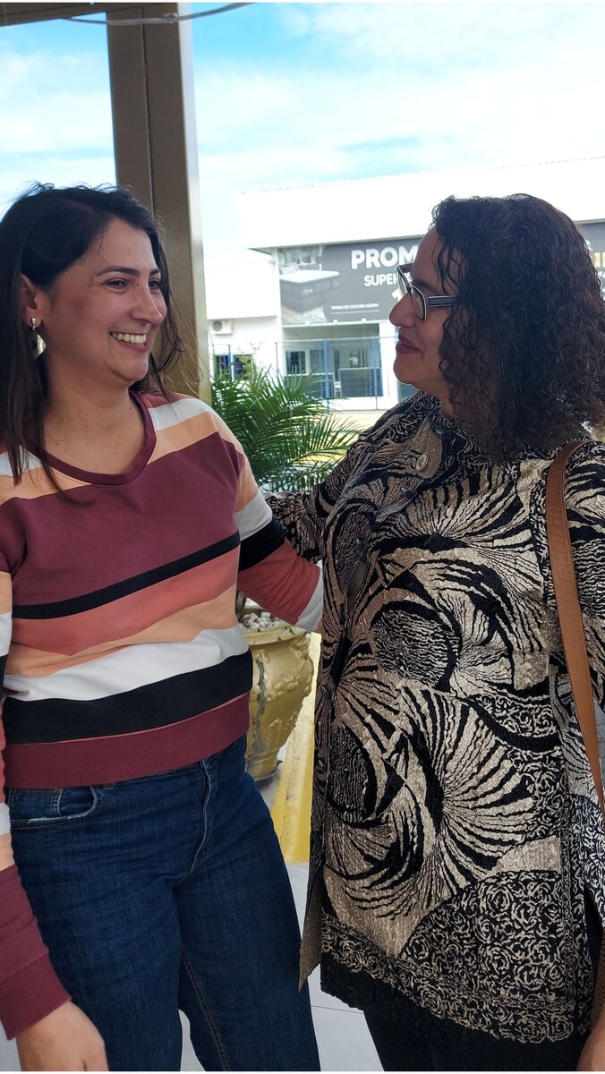 Professora Amábile Marchi com a Ministra da Ciência e Tecnologia Luciana Santos (PCdoB)